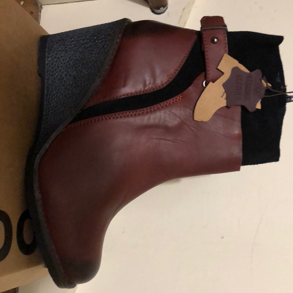 Oobash Isabel wine bootie